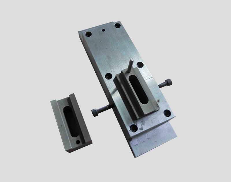 凹模快換沖孔模具1