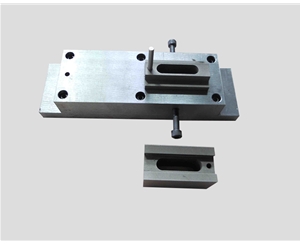 凹模快換沖孔模具2